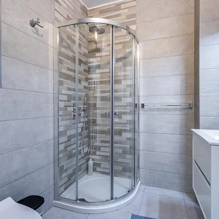 The Hillside アパート *