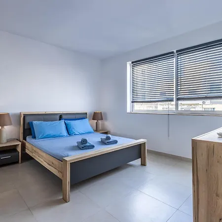 The Hillside * San Ġiljan