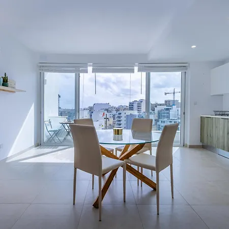 The Hillside Apartman